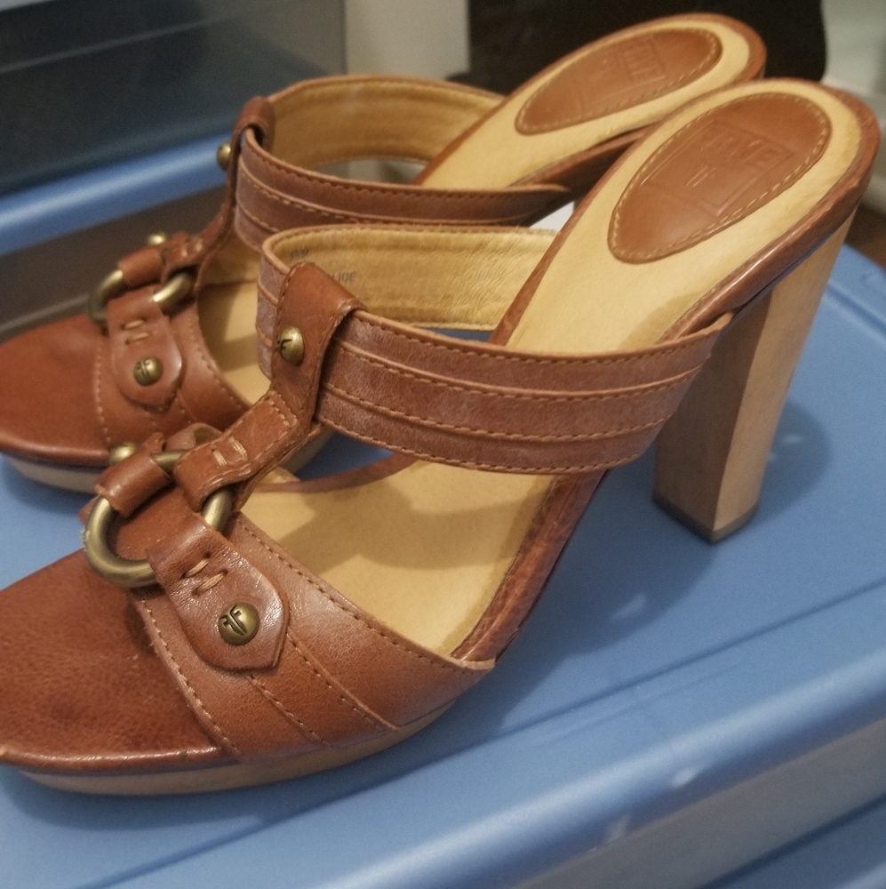 Slip on shoes brown